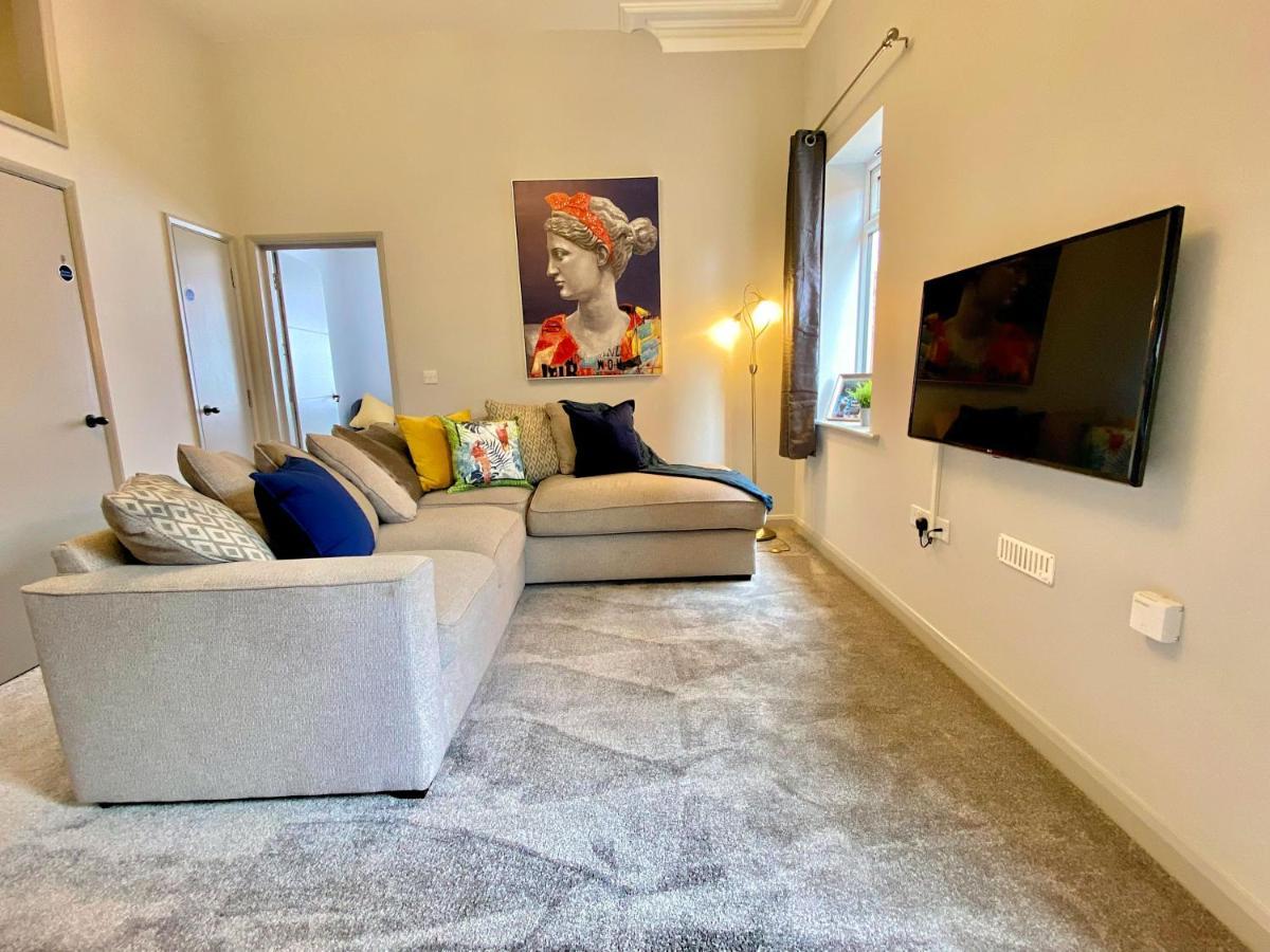 Beautiful Apartment - 5 Minute Walk To The Best Beach! - Great Location - Parking - Fast Wifi - Smart Tv - Newly Decorated - Sleeps Up To 4! Close To Bournemouth & Poole Town Centre Exterior photo