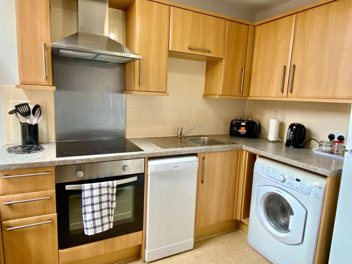Beautiful Apartment - 5 Minute Walk To The Best Beach! - Great Location - Parking - Fast Wifi - Smart Tv - Newly Decorated - Sleeps Up To 4! Close To Bournemouth & Poole Town Centre Exterior photo