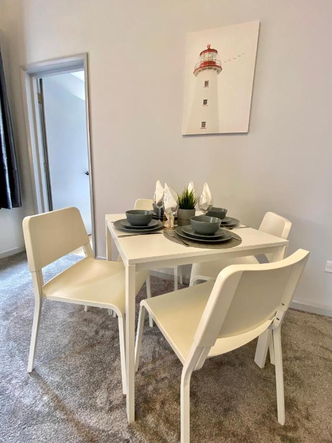Beautiful Apartment - 5 Minute Walk To The Best Beach! - Great Location - Parking - Fast Wifi - Smart Tv - Newly Decorated - Sleeps Up To 4! Close To Bournemouth & Poole Town Centre Exterior photo